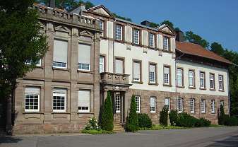 Hier residiert das Unternehmen - in einem denkmalgesch&uuml;tzten
Geb&auml;ude aus dem Jahr 1875